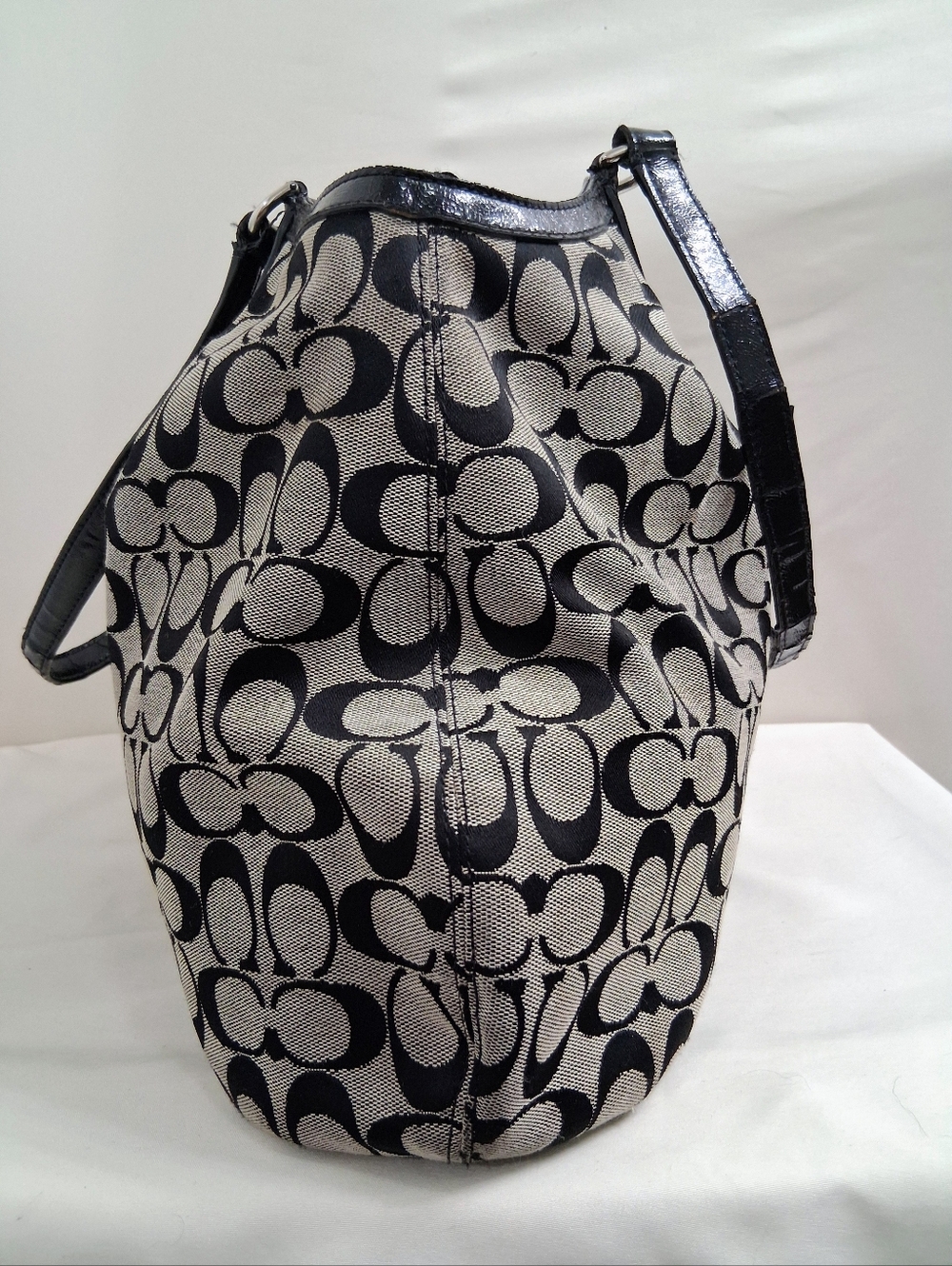 Coach F28503 Devin Signature Stripe Gray And Black Jacquard Shoulder Bag - Picture 4 of 16